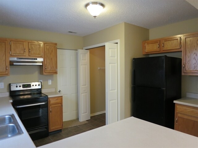 Building Photo - 5624 Wood Hollow Dr