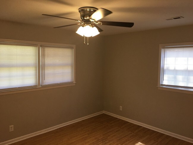 Foto del edificio - Nice split level home