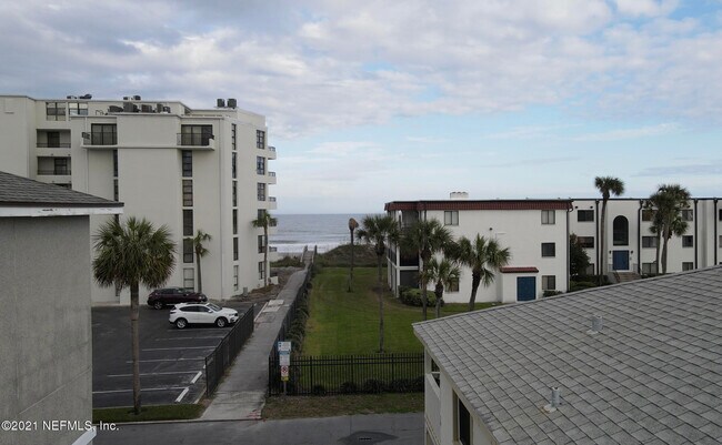 Foto del edificio - 2224 Ocean Dr S