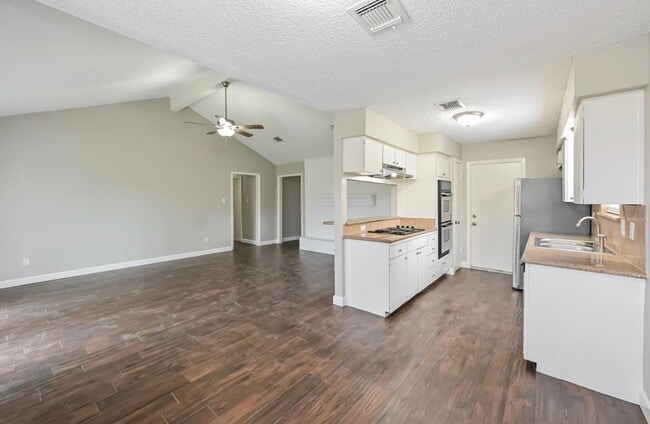 Building Photo - 11122 Kirwin Ln