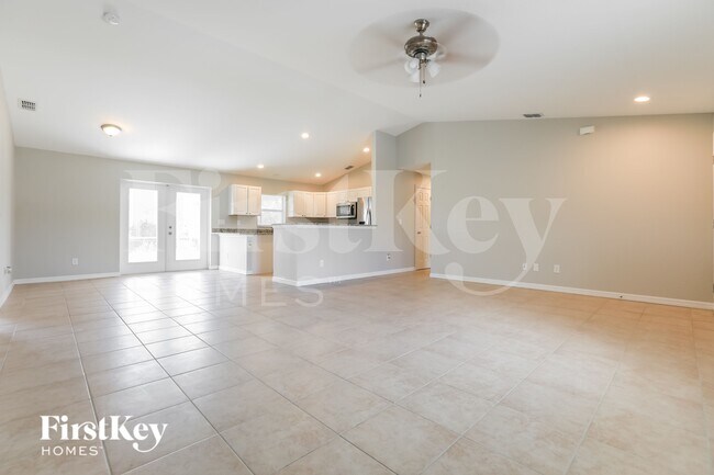 Foto del edificio - 12061 Helicon Ave