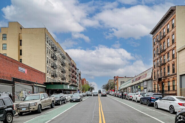 Context - 597 E 138th St