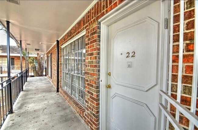 Foto del edificio - 6405 Westward St