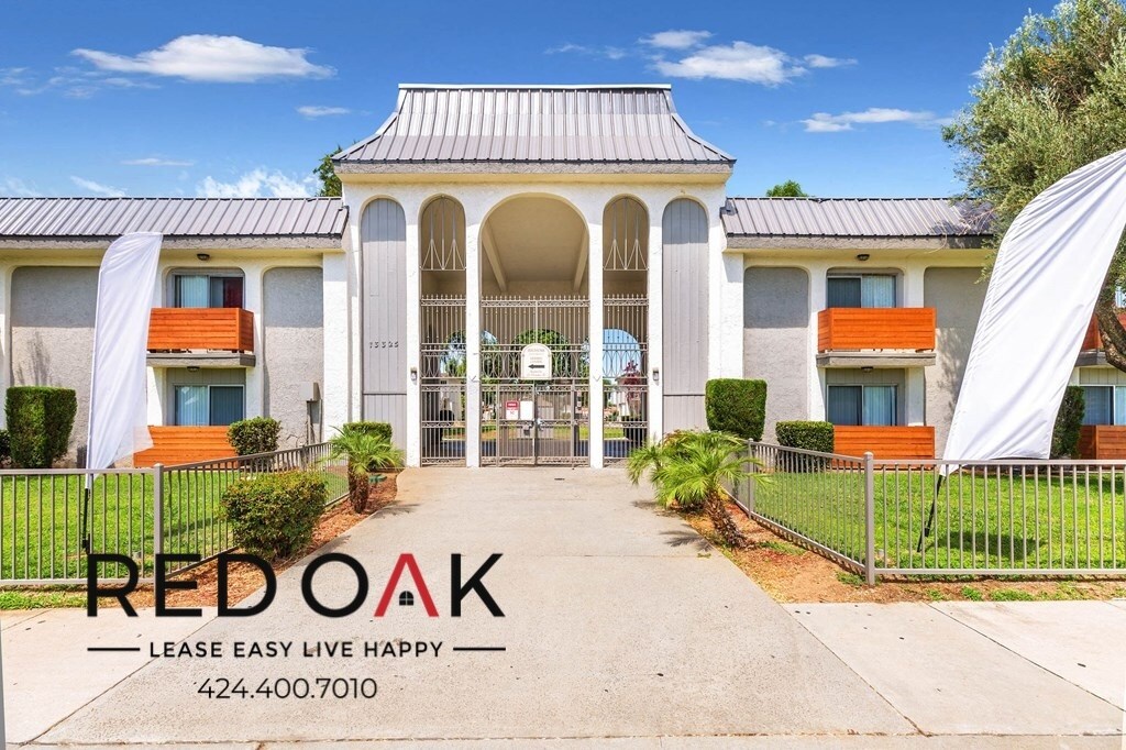 Foto principal - 13325 Heacock St