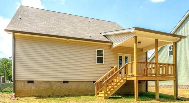 Building Photo - 1725 Oakvale Drive