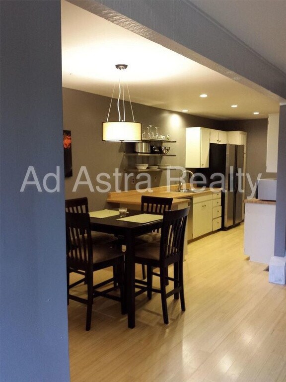 Foto del edificio - Updated 3Bed/2bath Townhome in Lenexa-Avai...