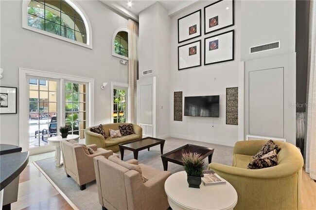 Foto del edificio - 860 N Orange Ave