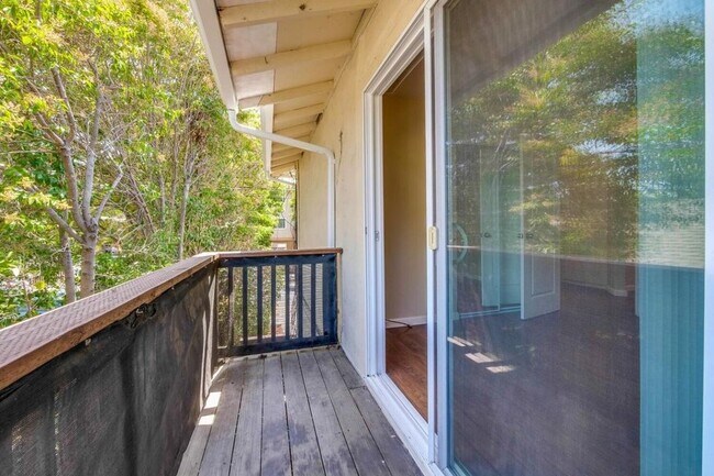 Master Sliding door/deck - 416 Poplar Ave