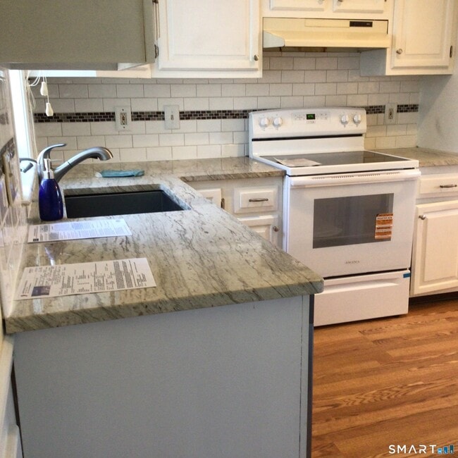 Building Photo - 15 Bon Air Ave