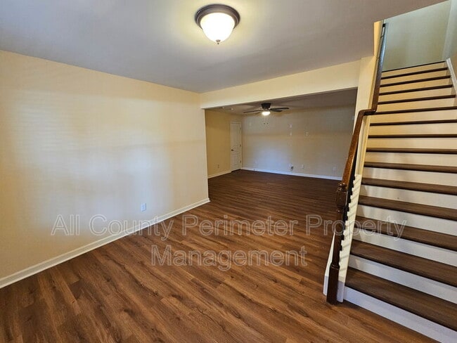 Foto del edificio - 1597 Trailview Way NE