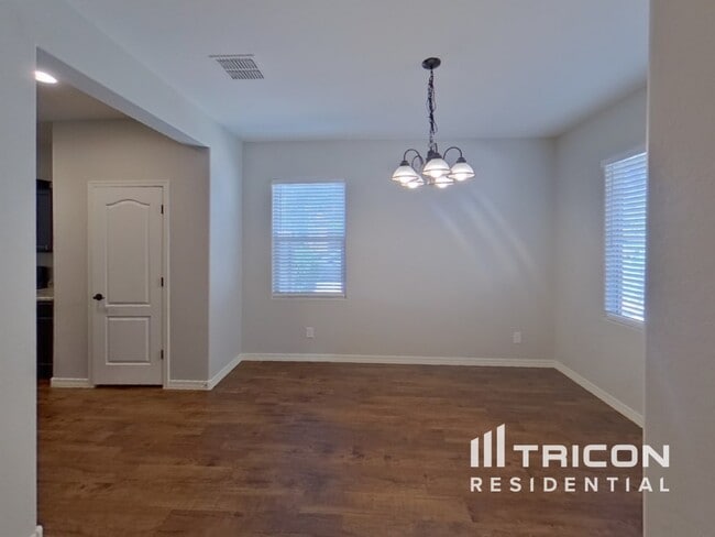 Building Photo - 19550 N Salerno Cir