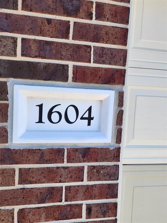 Foto del edificio - 1604 Leafhopper Ln