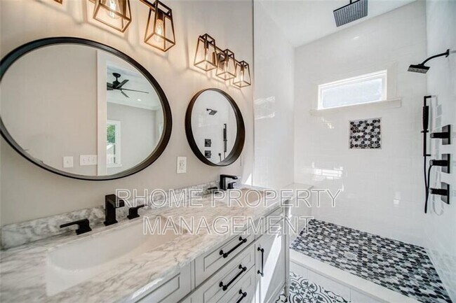 Foto del edificio - 1058 White Oak Ave SW