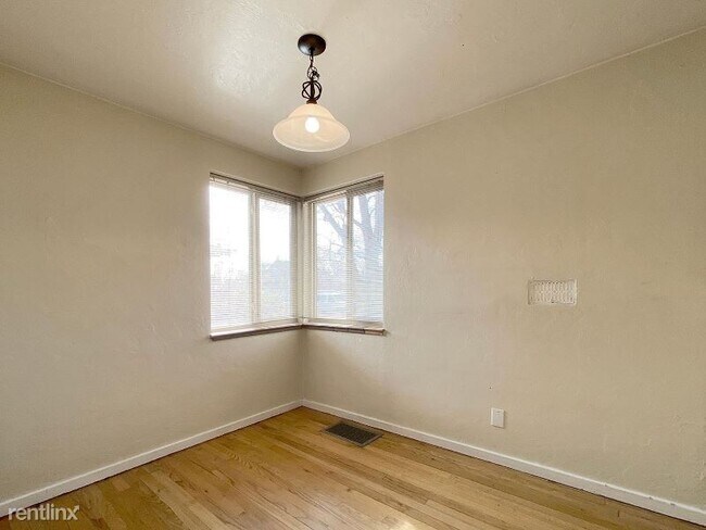 Building Photo - 2 br, 2 bath Townhome - 4762 Quince Rd