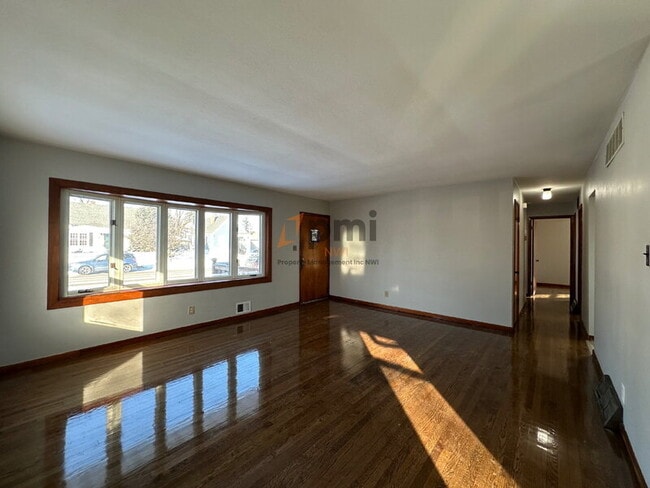 Building Photo - 6617 Parrish Ave