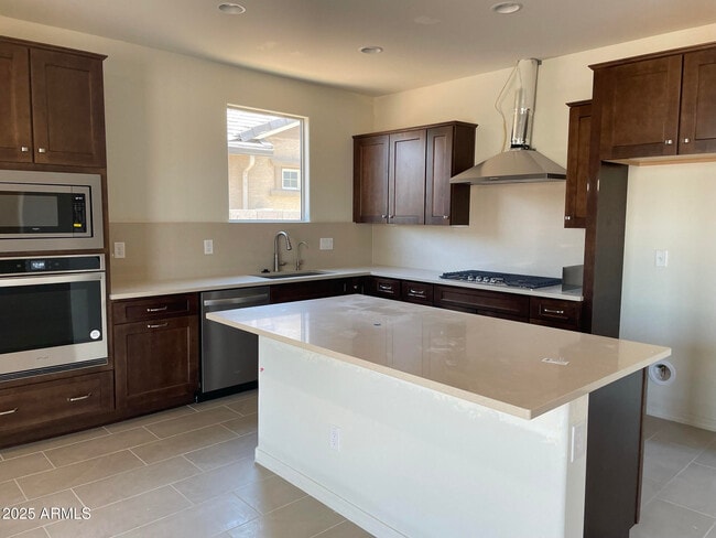 Building Photo - 8960 W San Miguel Ave