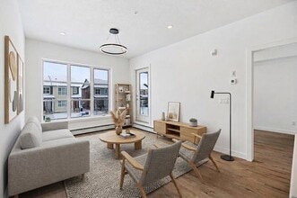 Building Photo - 681 Savanna Blvd NE