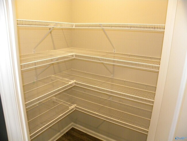 Foto del edificio - 133 Sunlit Grove Dr