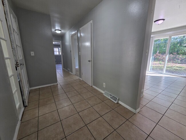 Foto del edificio - 2606 Southwood Dr