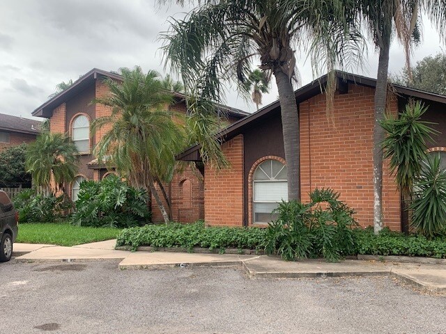 Front entrance - 2802 Treasure Hills Blvd