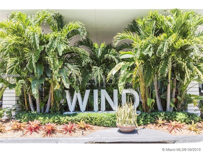 Foto del edificio - 350 S Miami Ave