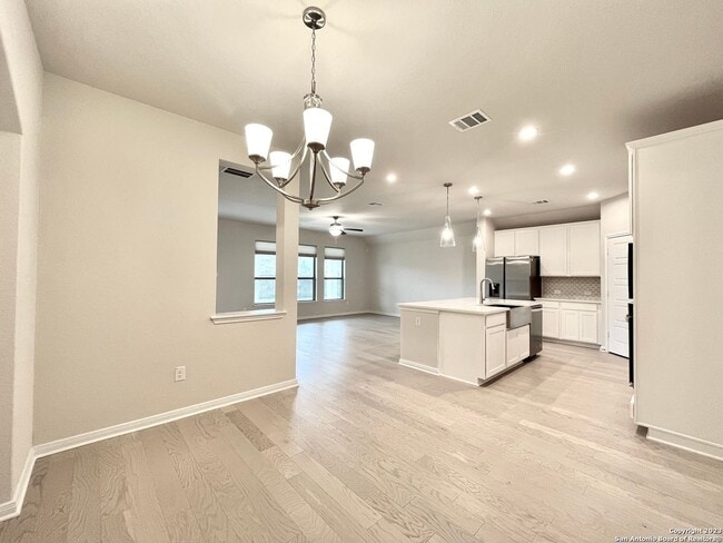 Building Photo - Hill Country Retreat