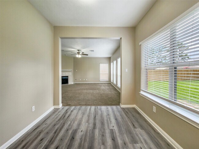 Foto del edificio - 11906 Cottonwood Ln