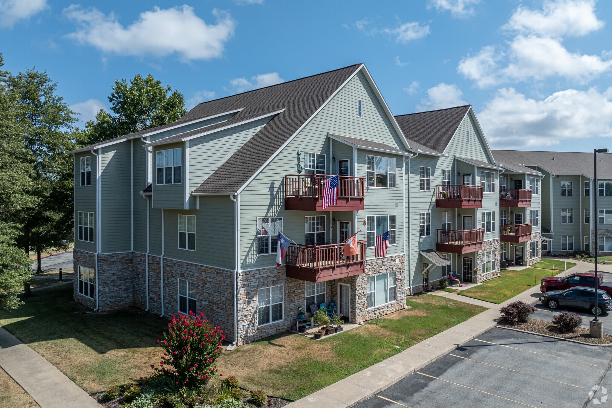 The Plaza Highlands Crossing