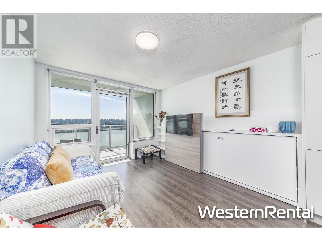 Primary Photo - 988-988 Quayside Dr