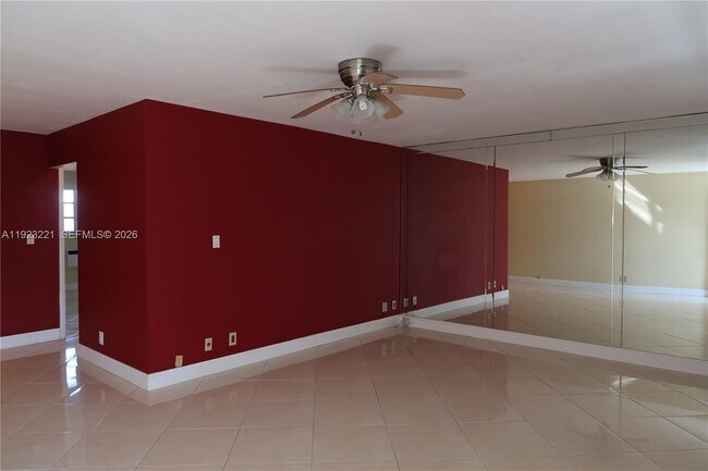 Foto del edificio - 3922 NE 166th St