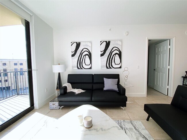 Foto del edificio - 55 Merrick Way