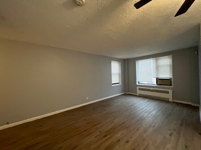 Foto del edificio - 7363 S South Shore Dr