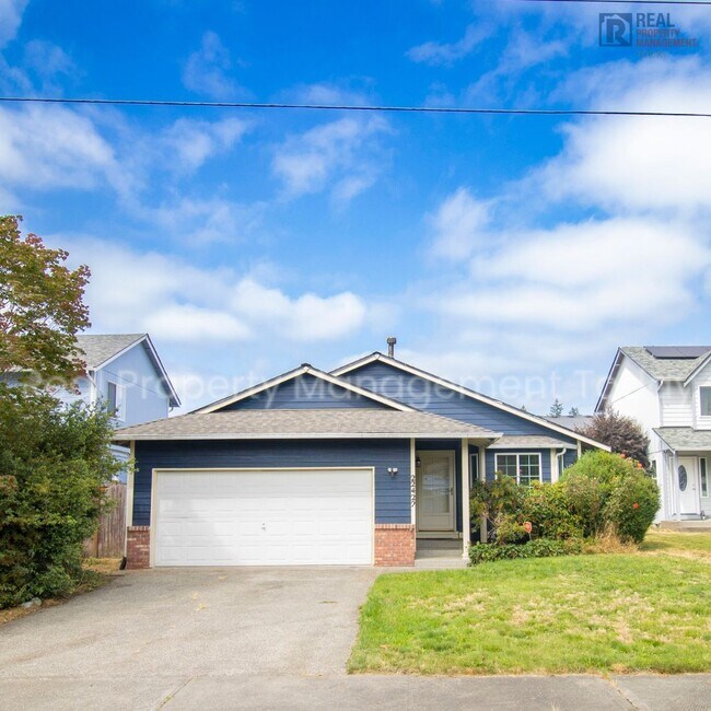 Foto del edificio - Great 3 bedroom home available NOW Close T...
