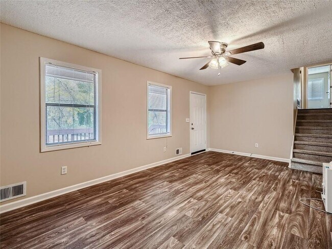 Foto del edificio - 3735 Somerset Dr SW