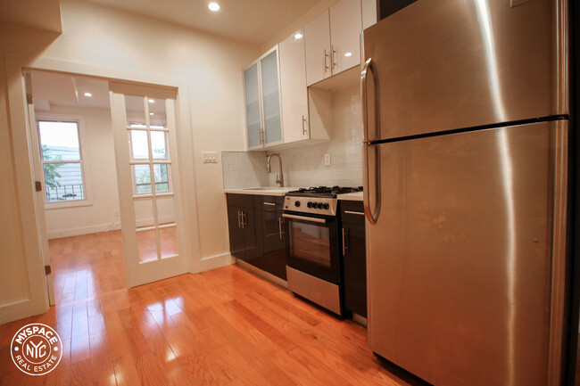 Building Photo - 145 Driggs Ave