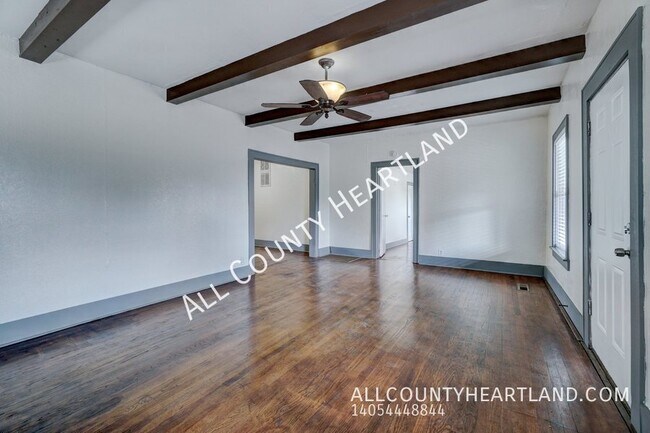 Building Photo - 801 NW 90th St