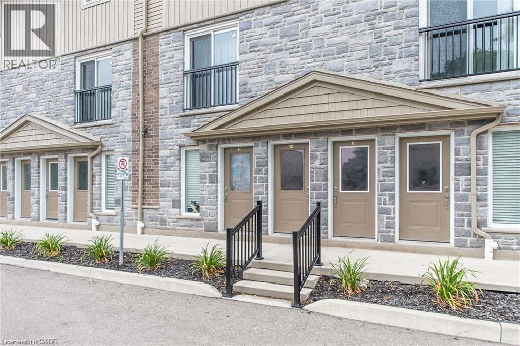 Primary Photo - 122 Courtland Ave E