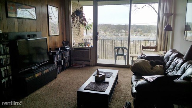 Building Photo - 2 br, 1 bath Apartment - 820 Fuller St