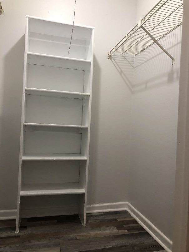 Building Photo - Two Bedroom Medical Center Area
