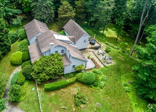 Building Photo - 896 Westport Rd
