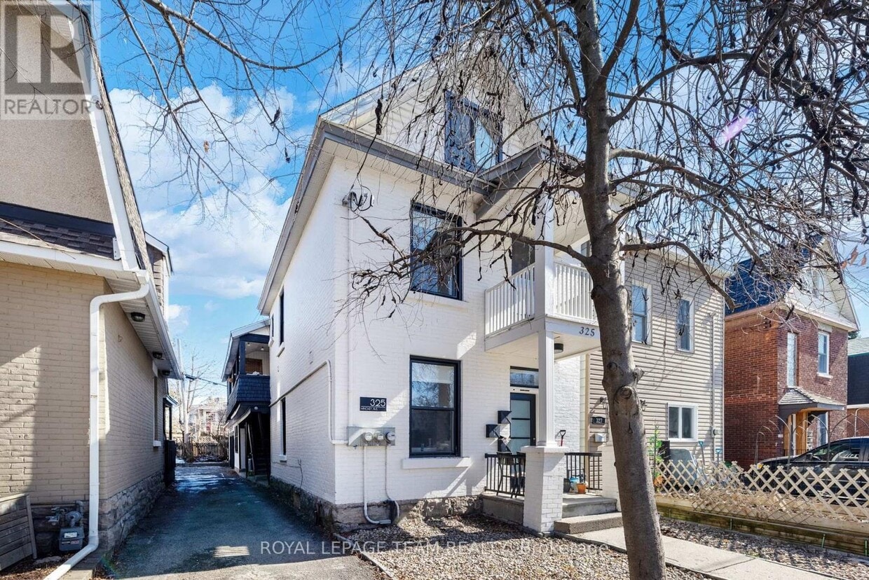 Primary Photo - 325 Hinchey Ave