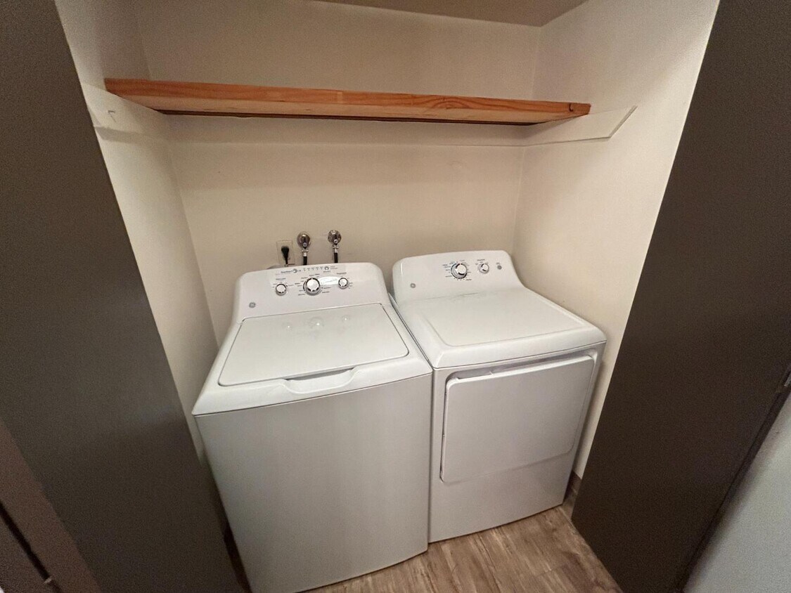 Foto principal - 225 N 8th St