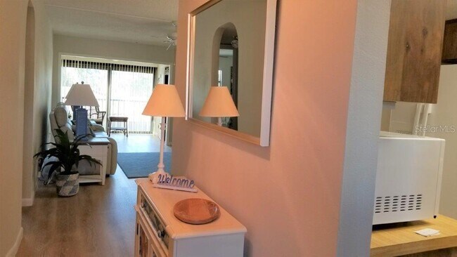 Foto del edificio - 2395 Harbor Blvd