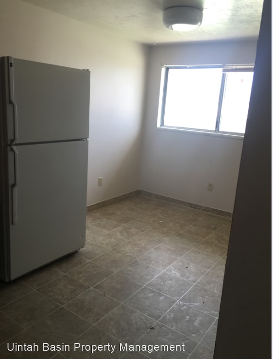 Building Photo - 568 E 250 N