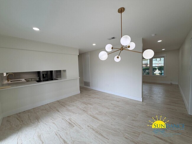 Foto del edificio - Beautifully Renovated 4BR Home with Private Pool in Fort Walton Beach!