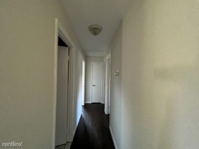 Building Photo - 3 br, 2 bath House - 107 Oman Pl