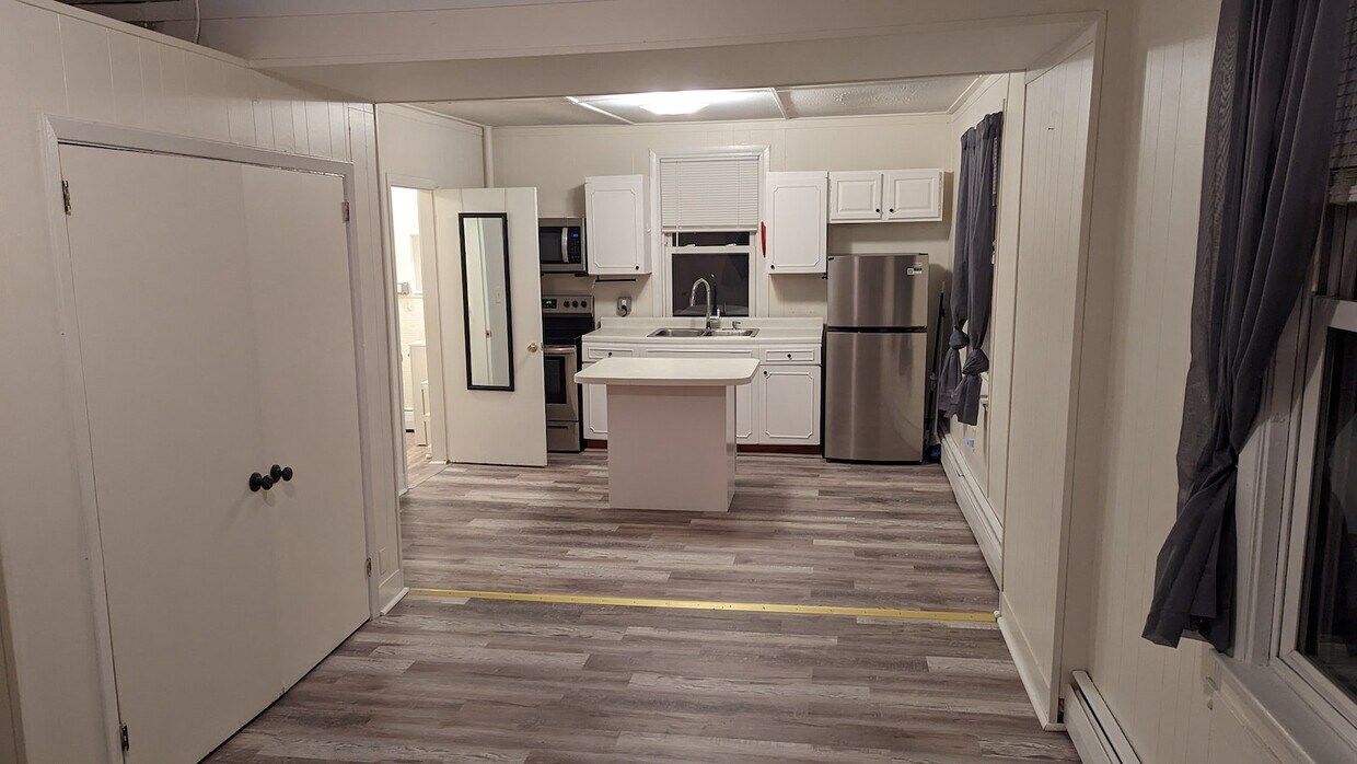 Foto principal - 90 Gibbs Avenue, Unit 2