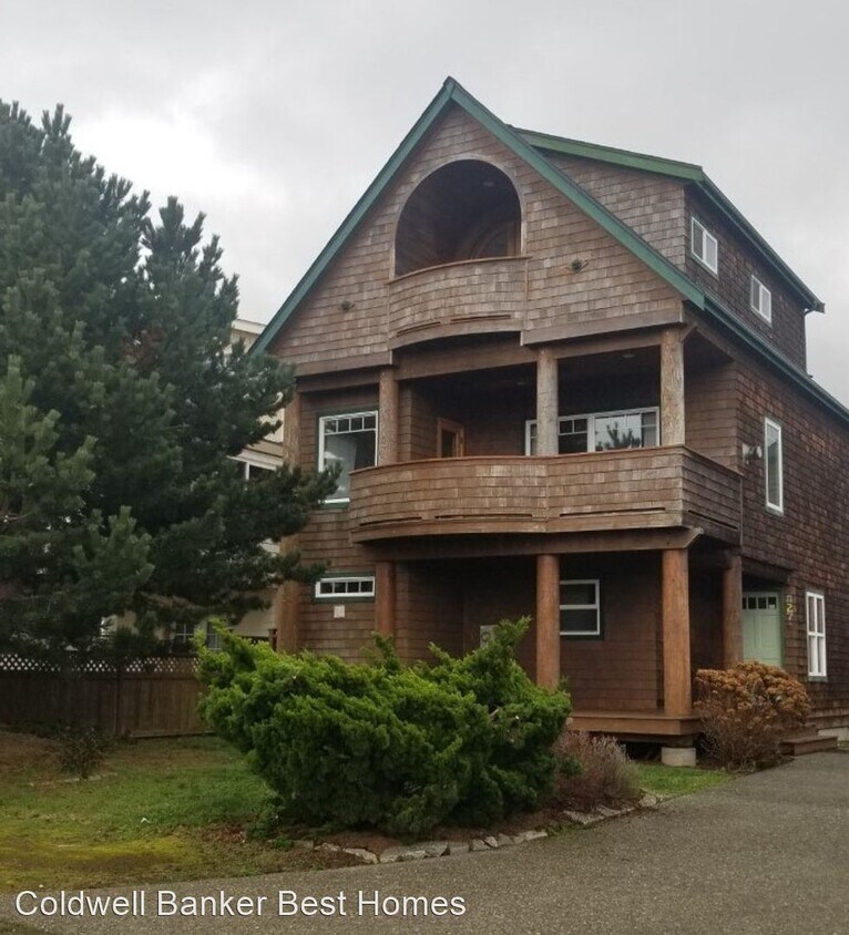 3 br, 2 bath House 827 57th Street House Rental in Port Townsend