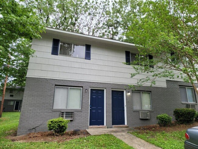 Building Photo - The Heights Townhomes