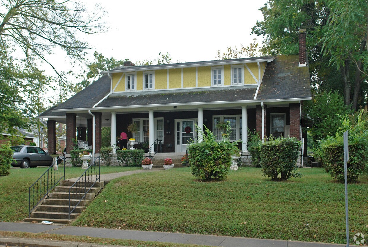 Foto del edificio - 755 Roycroft Pl
